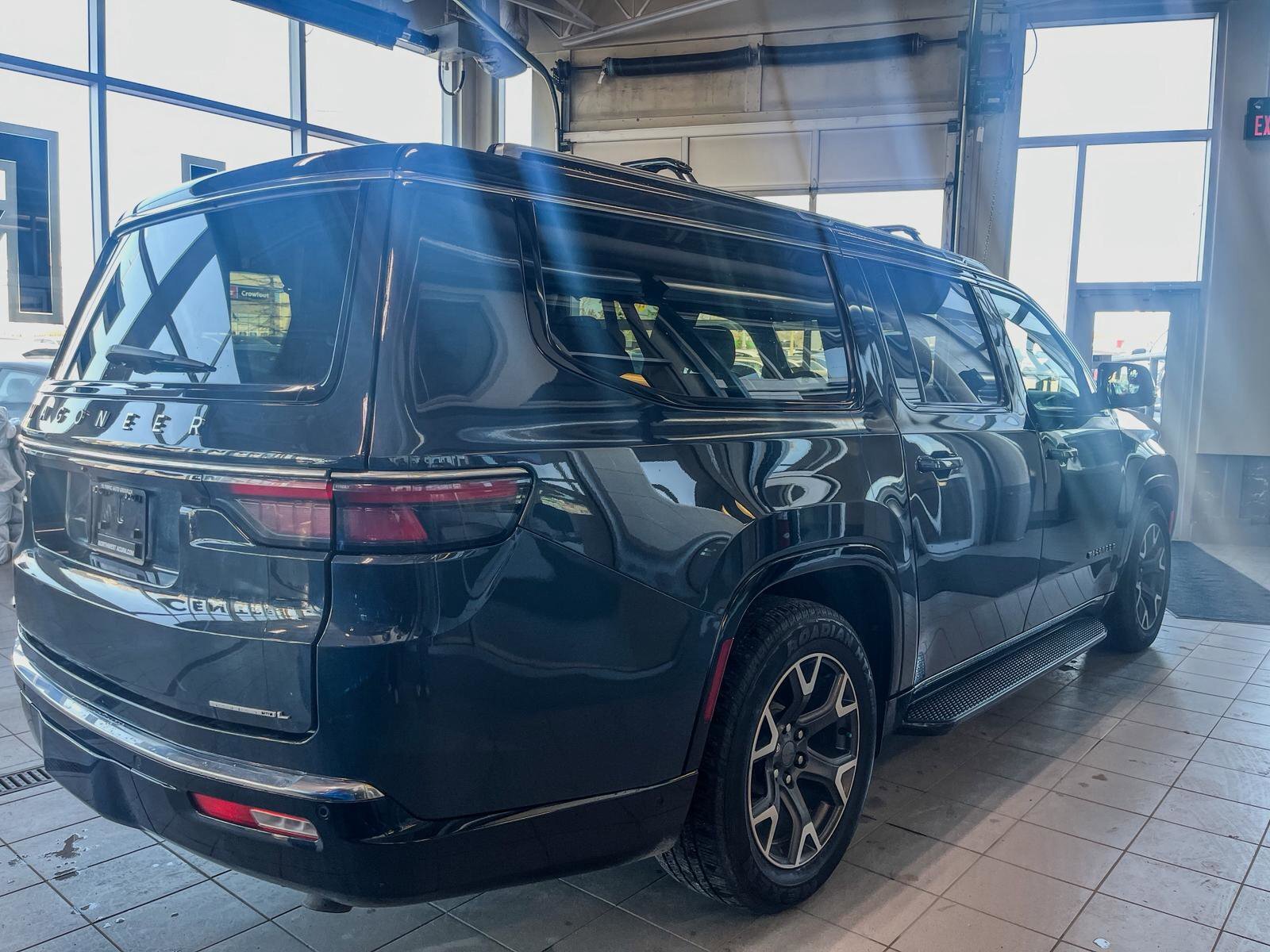 2023 Jeep Wagoneer L