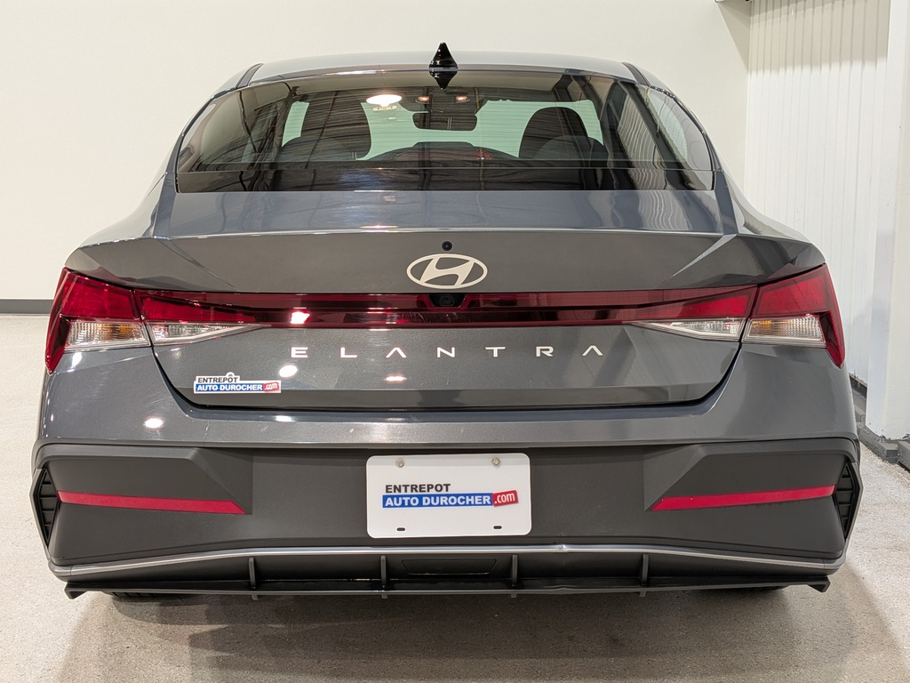 Hyundai Elantra 2025