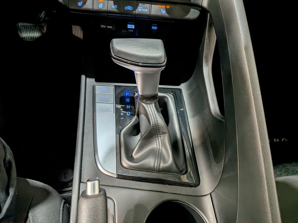 Hyundai Elantra 2025