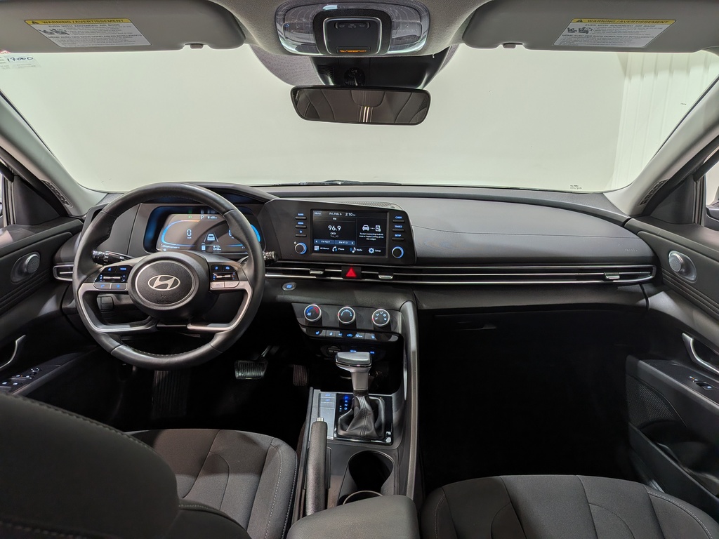 Hyundai Elantra 2025