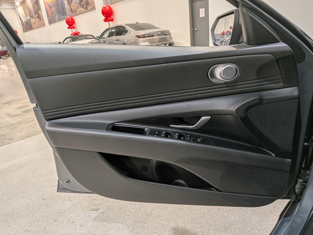 Hyundai Elantra 2025