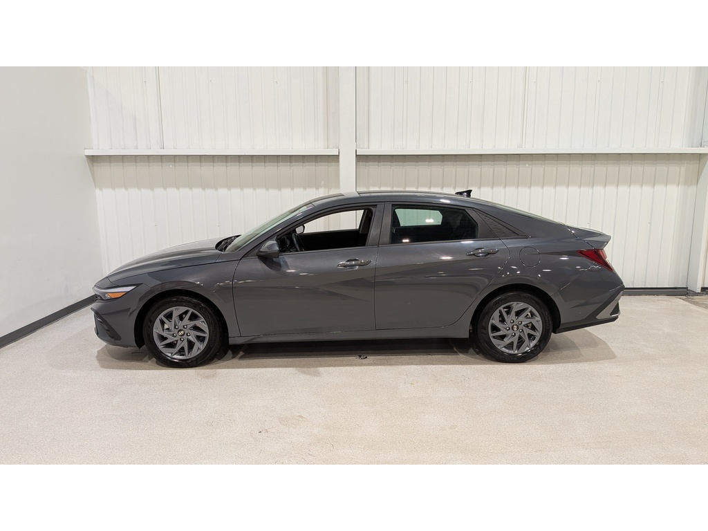 Hyundai Elantra 2025