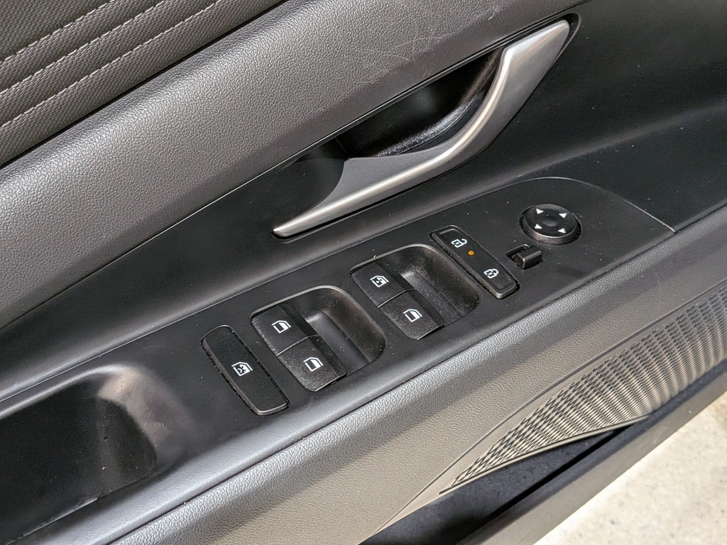 Hyundai Elantra 2025