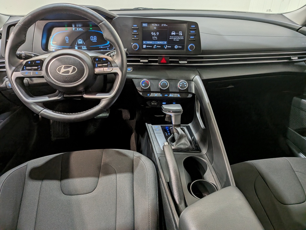 Hyundai Elantra 2025