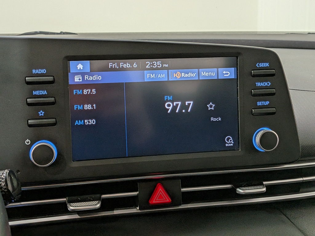 Hyundai Elantra 2023