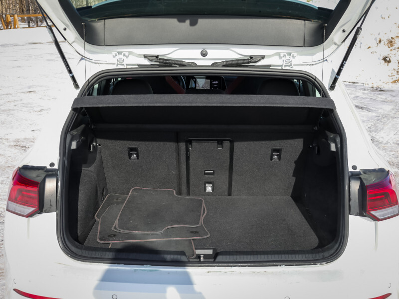 2024 Volkswagen Golf GTI - Gallery image 9