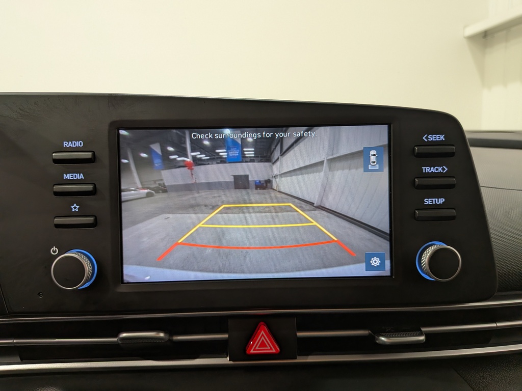 Hyundai Elantra 2023