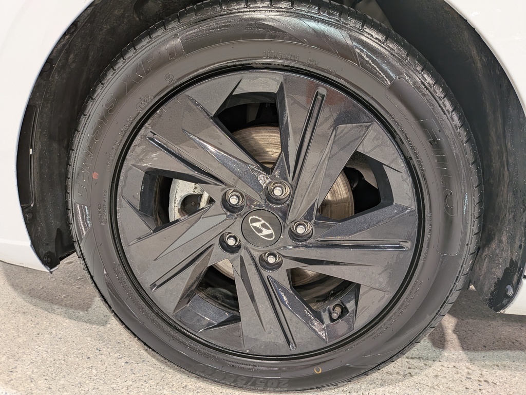 Hyundai Elantra 2023