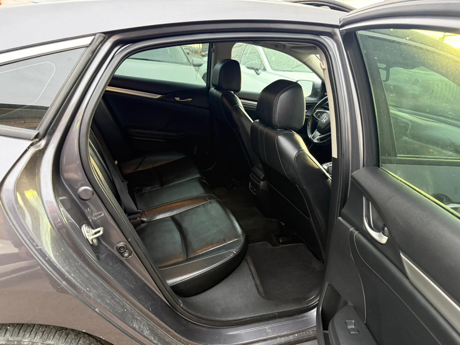 2018 Honda Civic Sedan — view 12