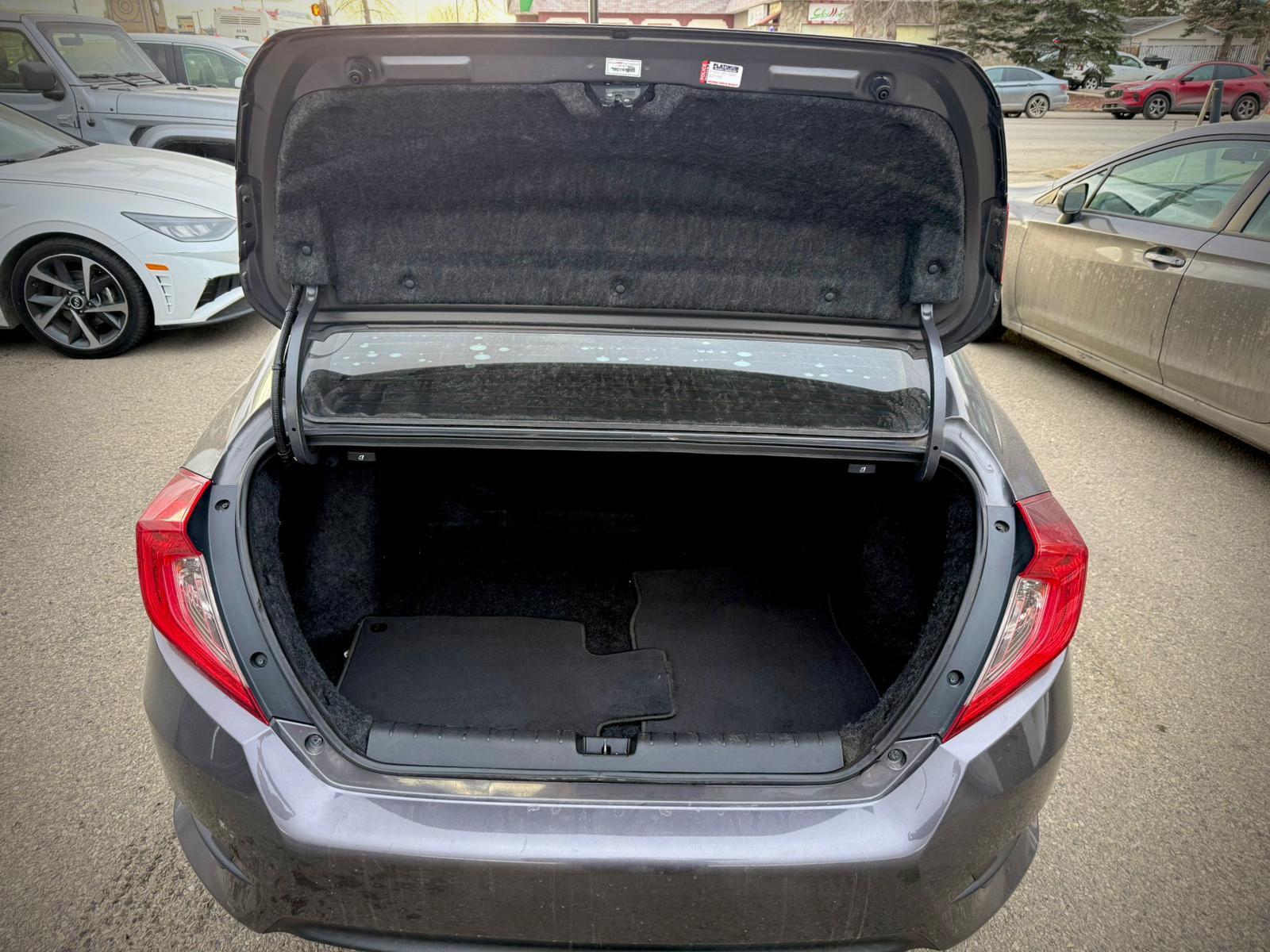 2018 Honda Civic Sedan — view 7
