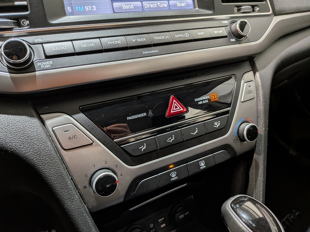 Hyundai Elantra 2017