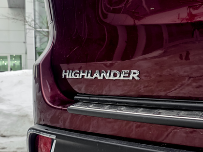 used 2019 Toyota Highlander car, priced at $30,995