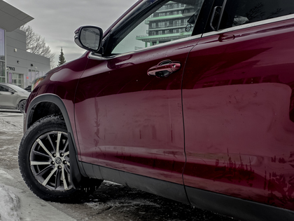 used 2019 Toyota Highlander car, priced at $30,995