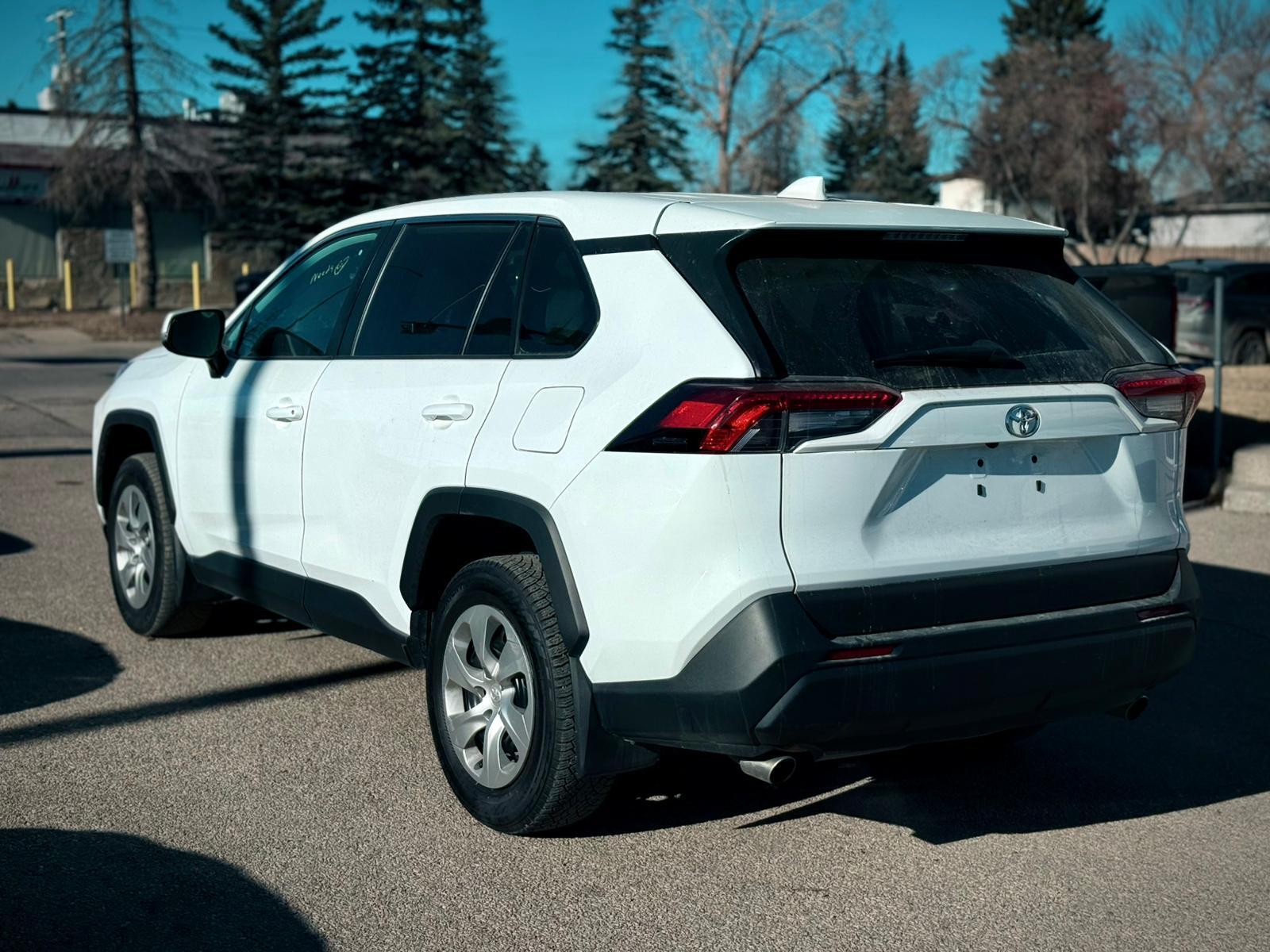 2023 Toyota RAV4 — view 6