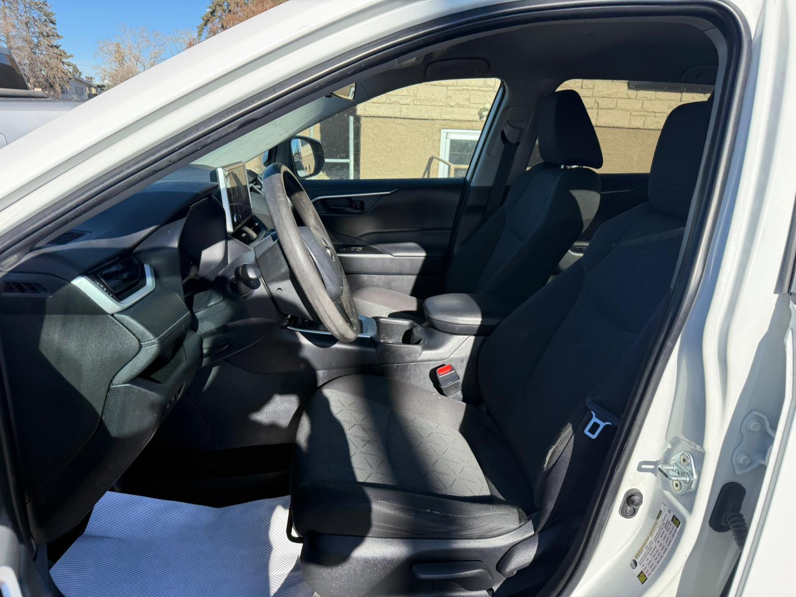 2023 Toyota RAV4 — view 8