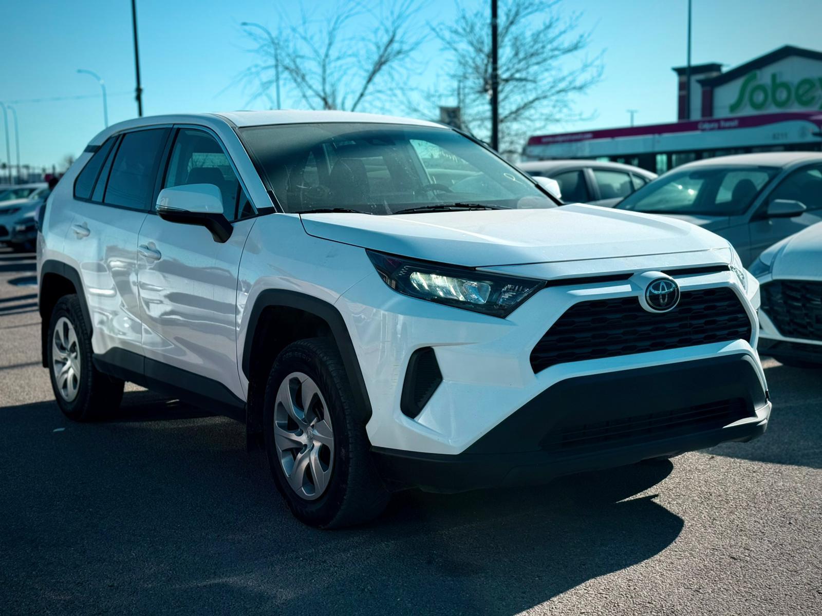 2023 Toyota RAV4 — view 3