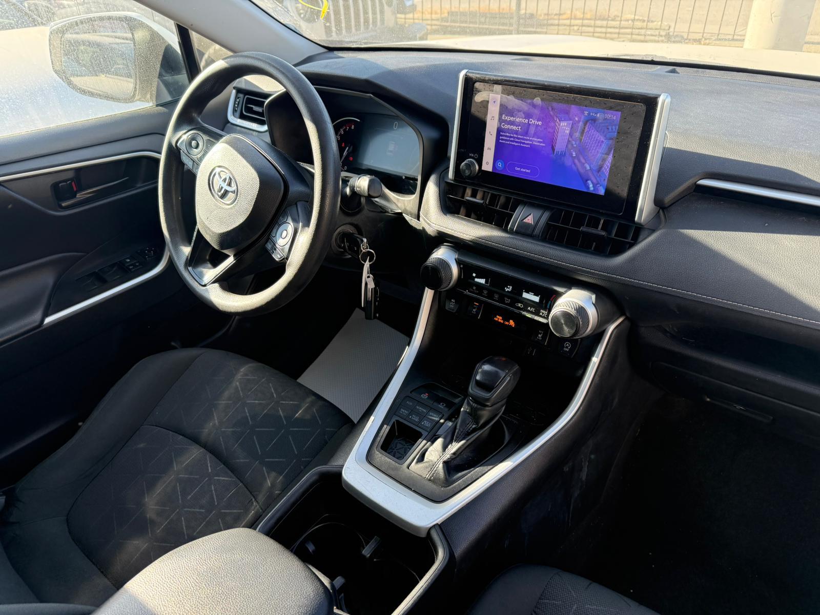 2023 Toyota RAV4 — view 12