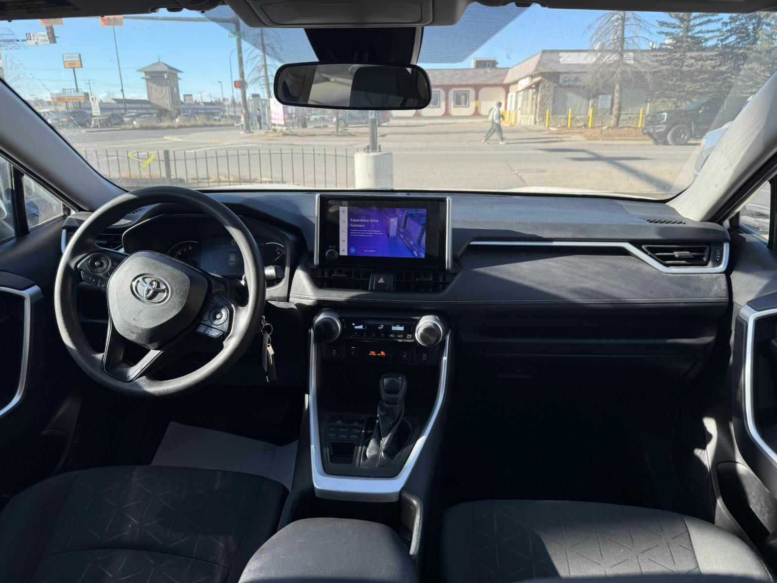 2023 Toyota RAV4 — view 13
