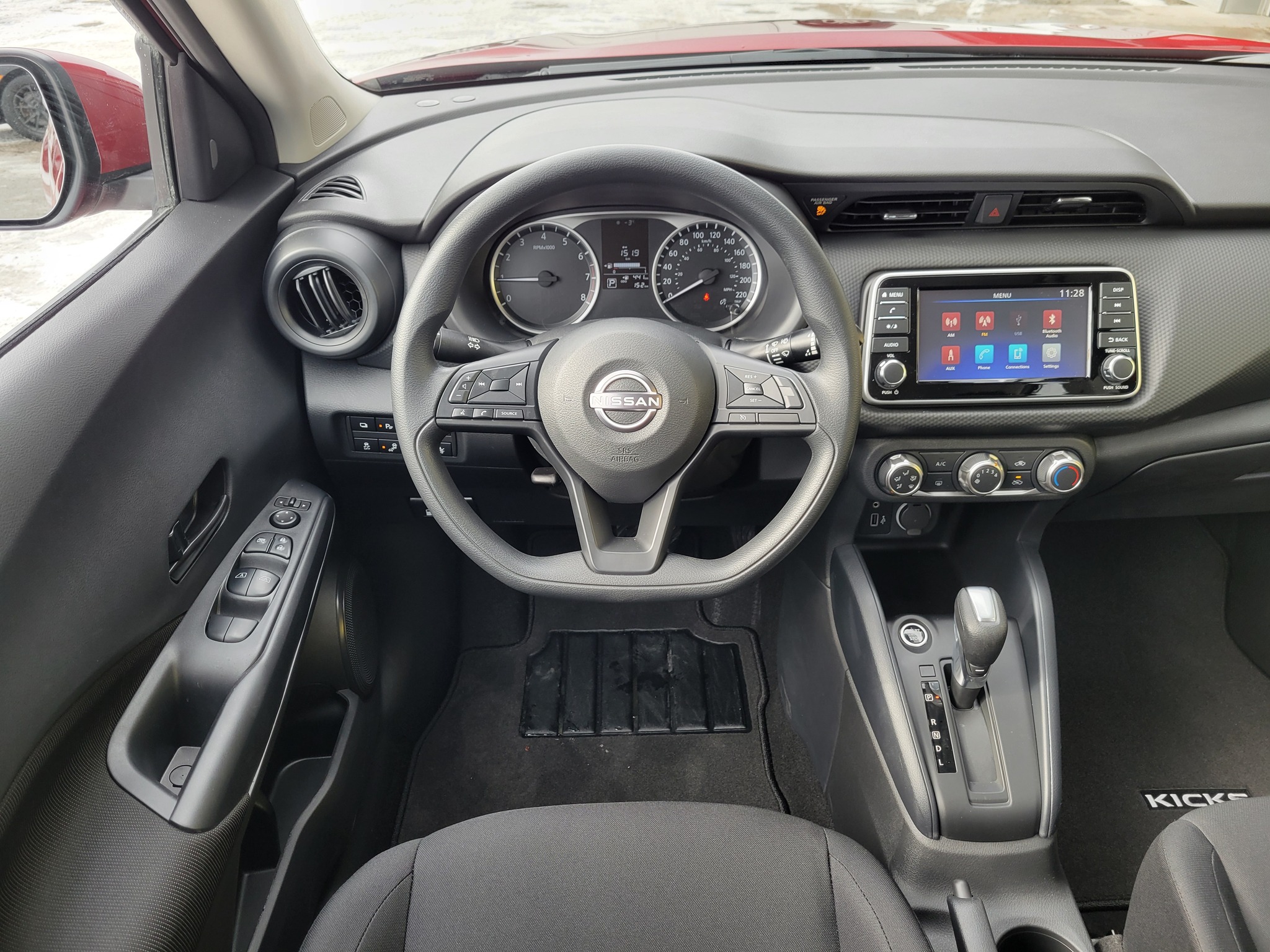 2025 Nissan Kicks Play