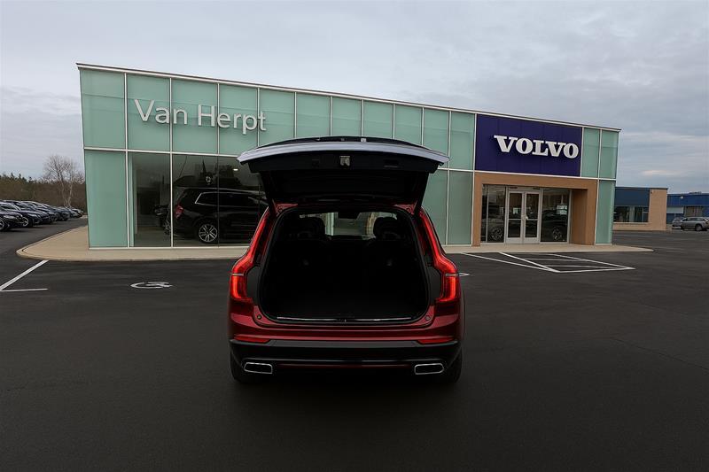 2025 Volvo XC90 Plug-In Hybrid