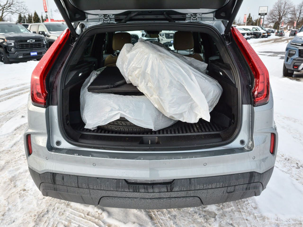 2024 Cadillac XT4 - Gallery image 8