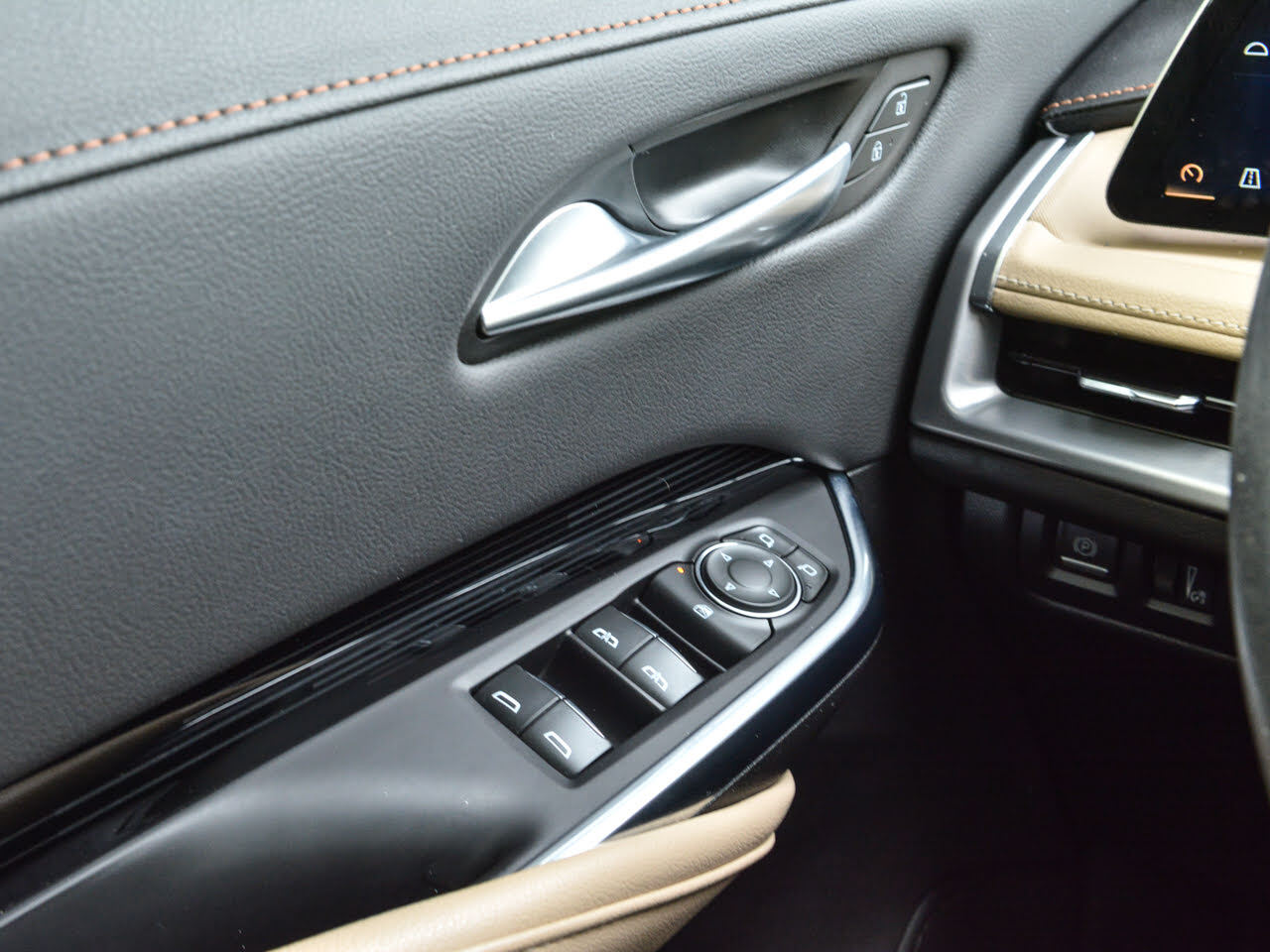 2024 Cadillac XT4 - Gallery image 14