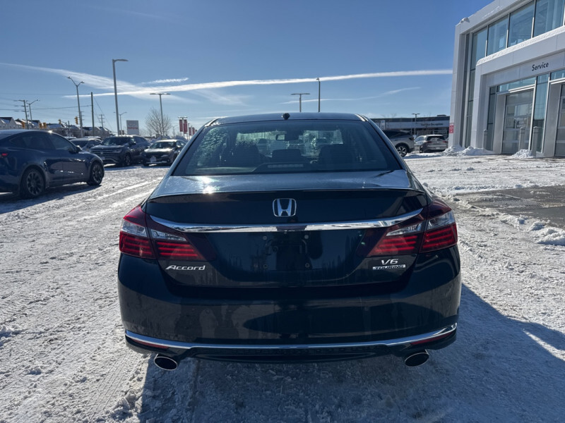 2016 Honda Accord Sedan - Gallery image 6