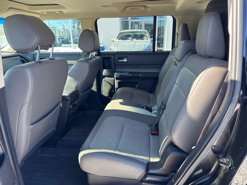 2017 Ford Flex - Gallery image 11