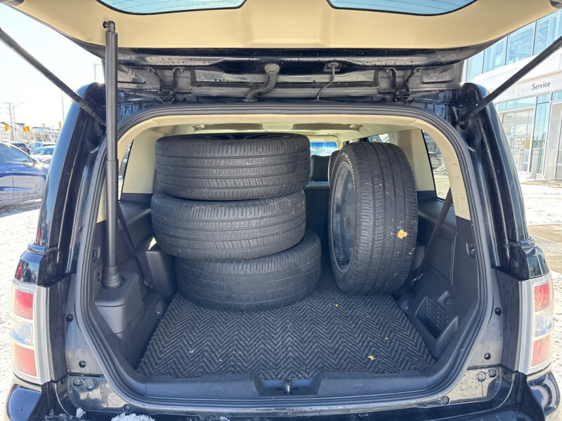 2017 Ford Flex - Gallery image 9