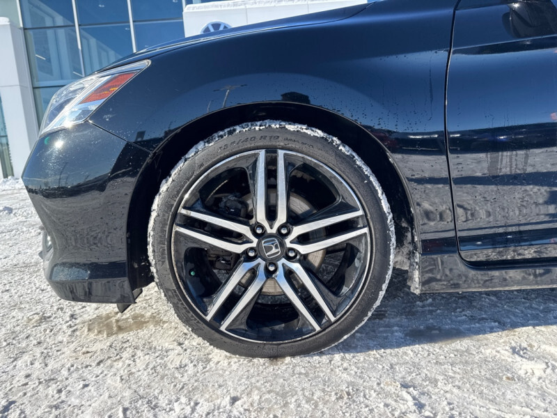 2016 Honda Accord Sedan - Gallery image 12