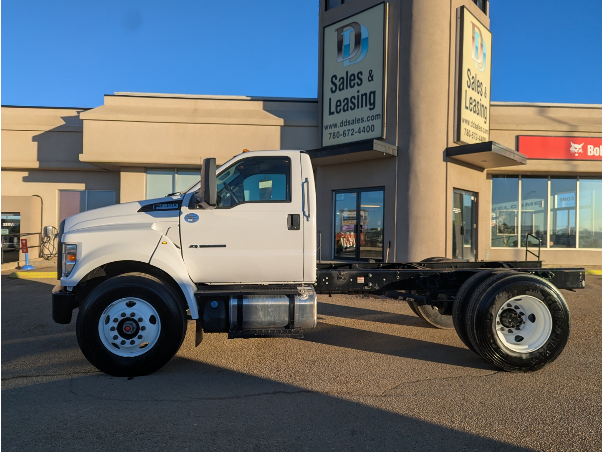 2023 Ford Super Duty F-650 Straight Frame