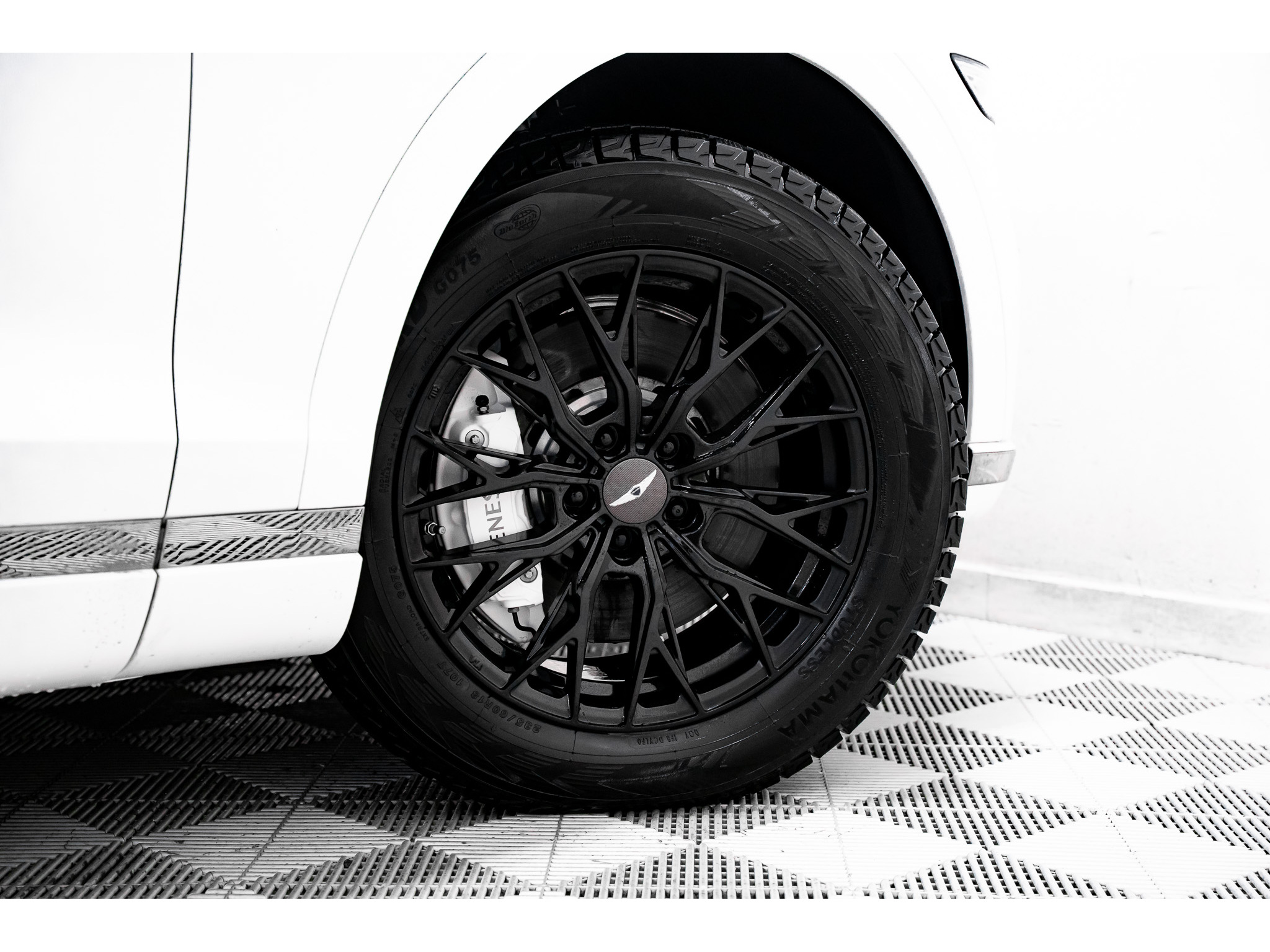 2025 Genesis Electrified GV70