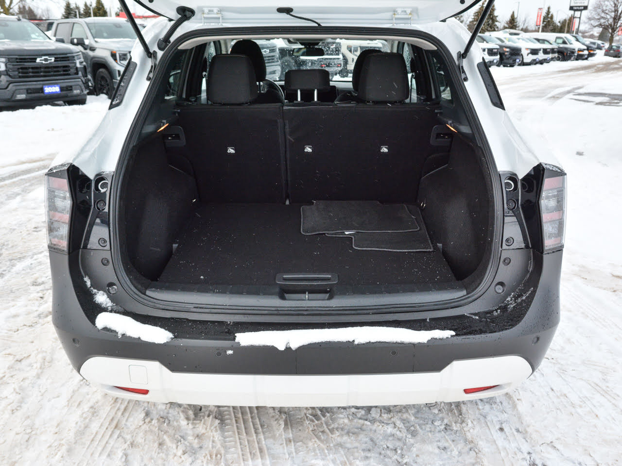 2025 Nissan Kicks - Gallery image 8