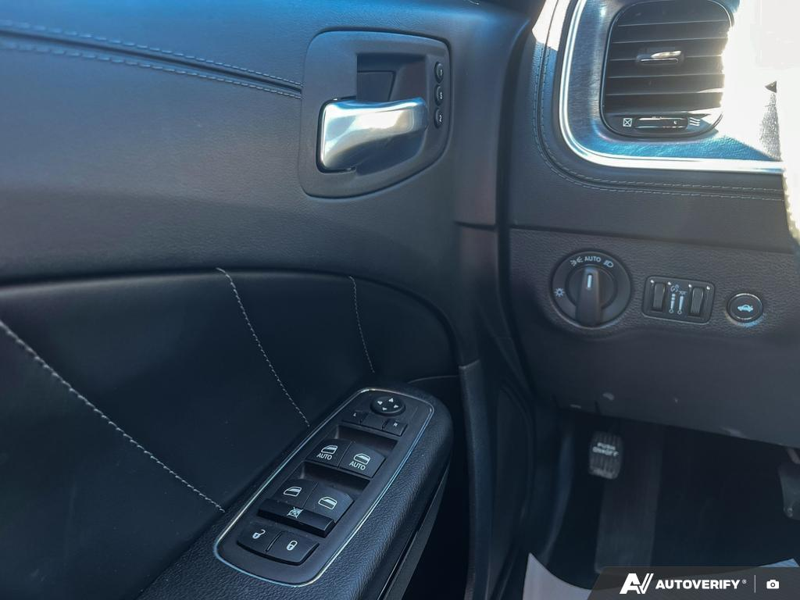 2023 Dodge Charger - Gallery image 12