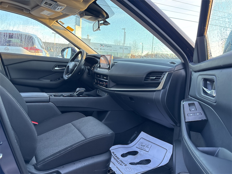 2025 Nissan Rogue - Gallery image 16