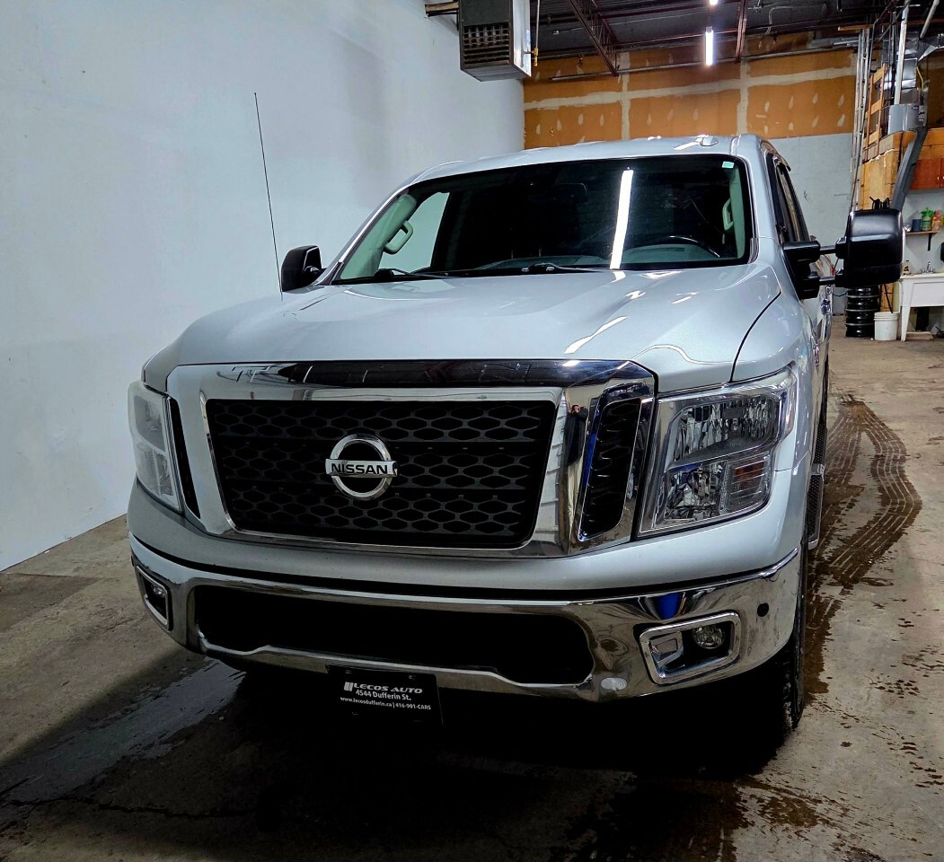 2017 Nissan Titan