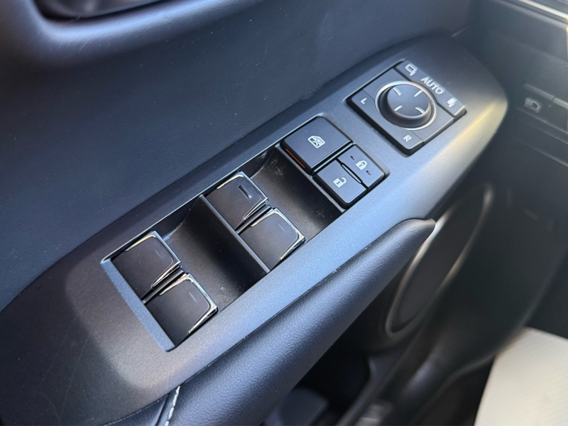 2020 Lexus NX 300h - Gallery image 11