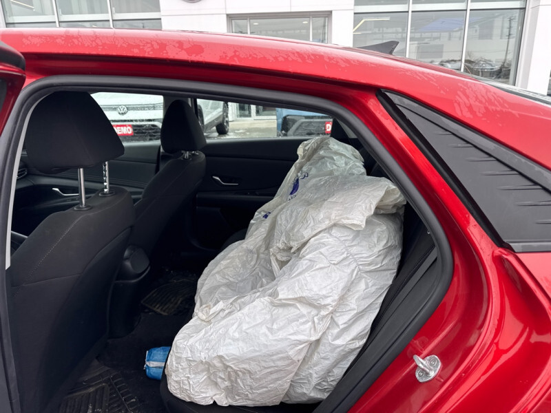 2022 Hyundai Elantra - Gallery image 10