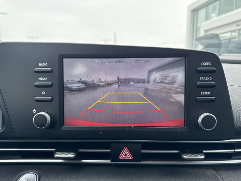 2022 Hyundai Elantra - Gallery image 16