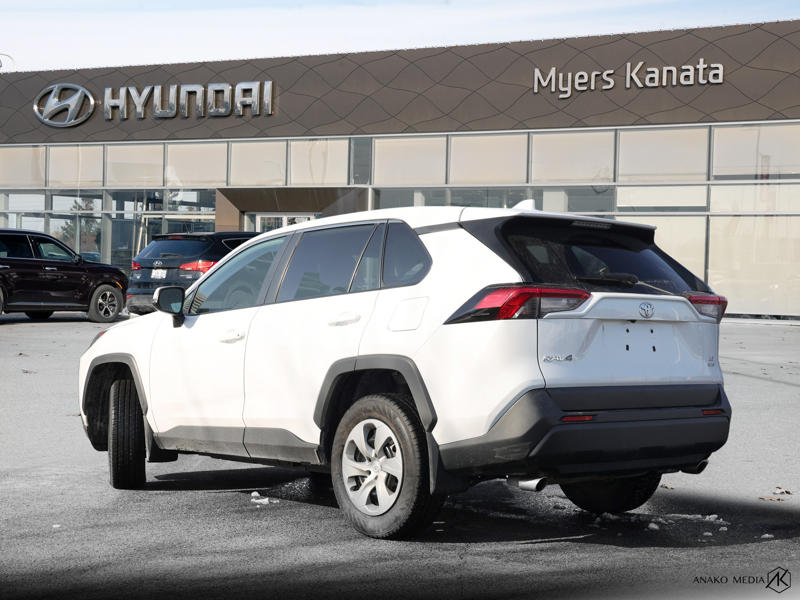 2024 Toyota RAV4 - Gallery image 3