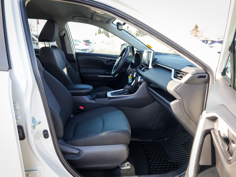 2024 Toyota RAV4 - Gallery image 10