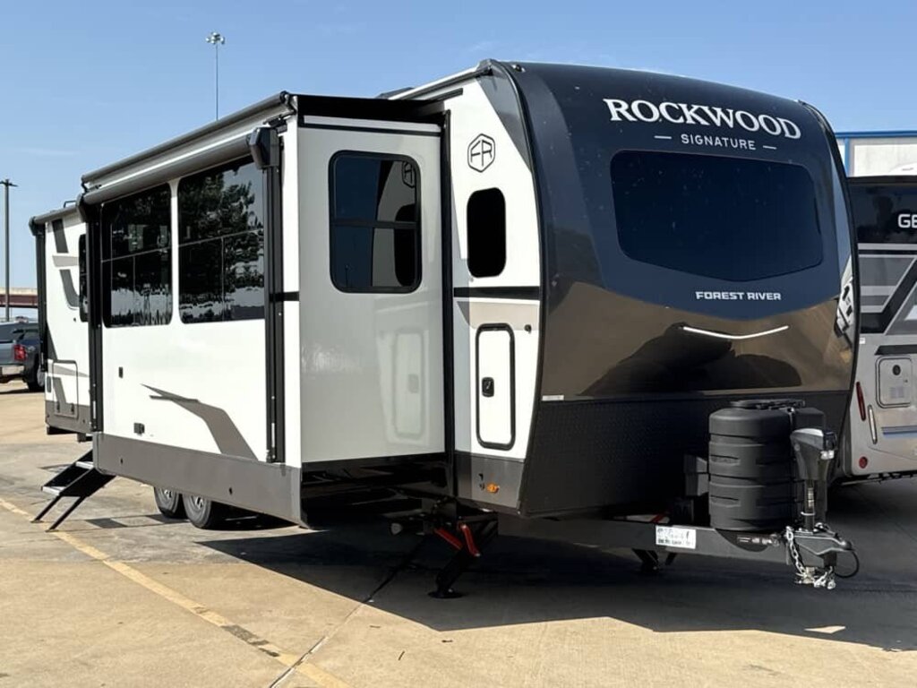 2026 Rockwood Signature 8339FK