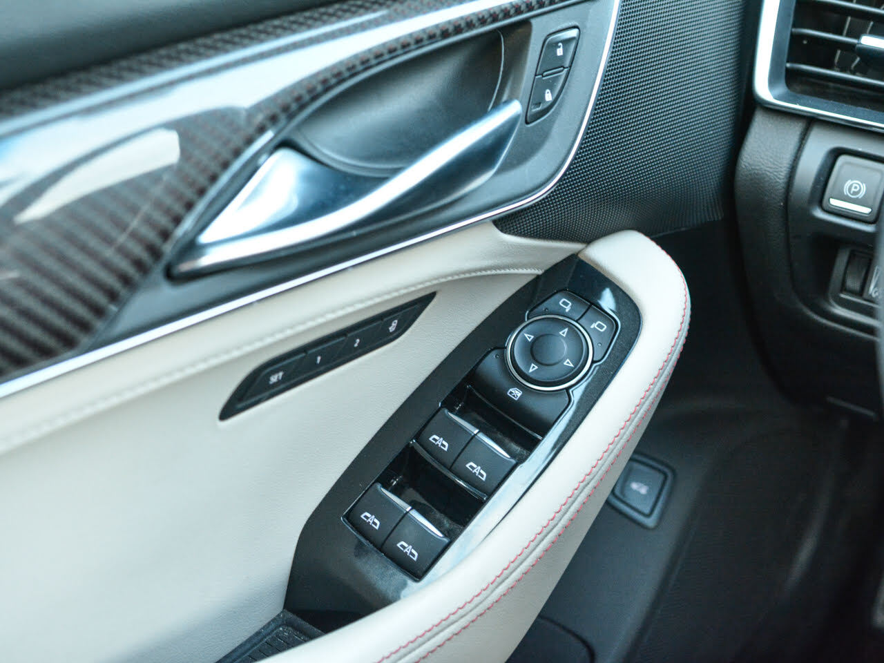 2022 Cadillac CT5 - Gallery image 15