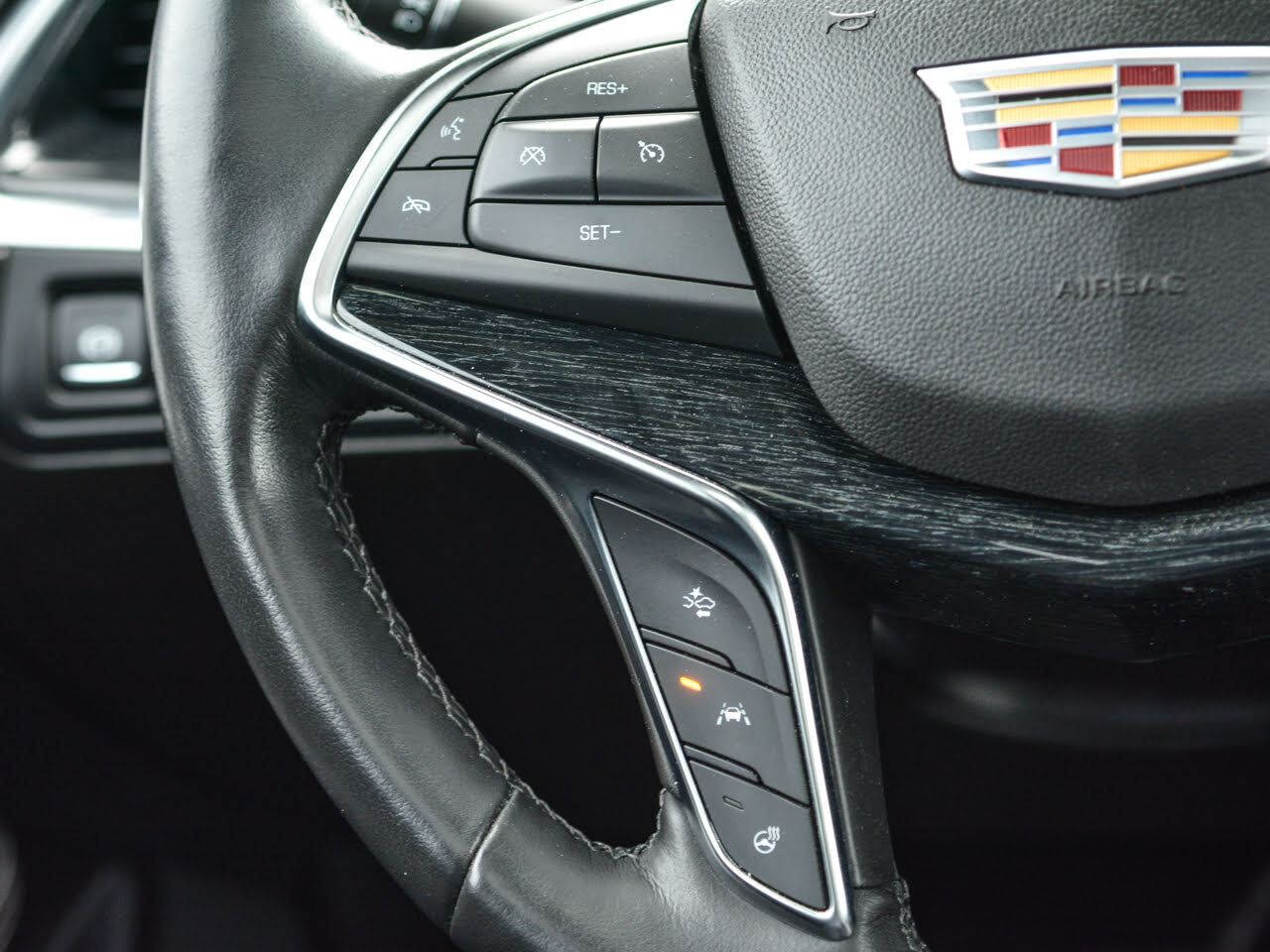 2023 Cadillac XT5 - Gallery image 16