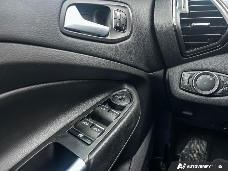 2017 Ford Escape - Gallery image 13