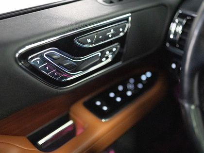 used 2021 Lincoln Navigator car, priced at $53,900