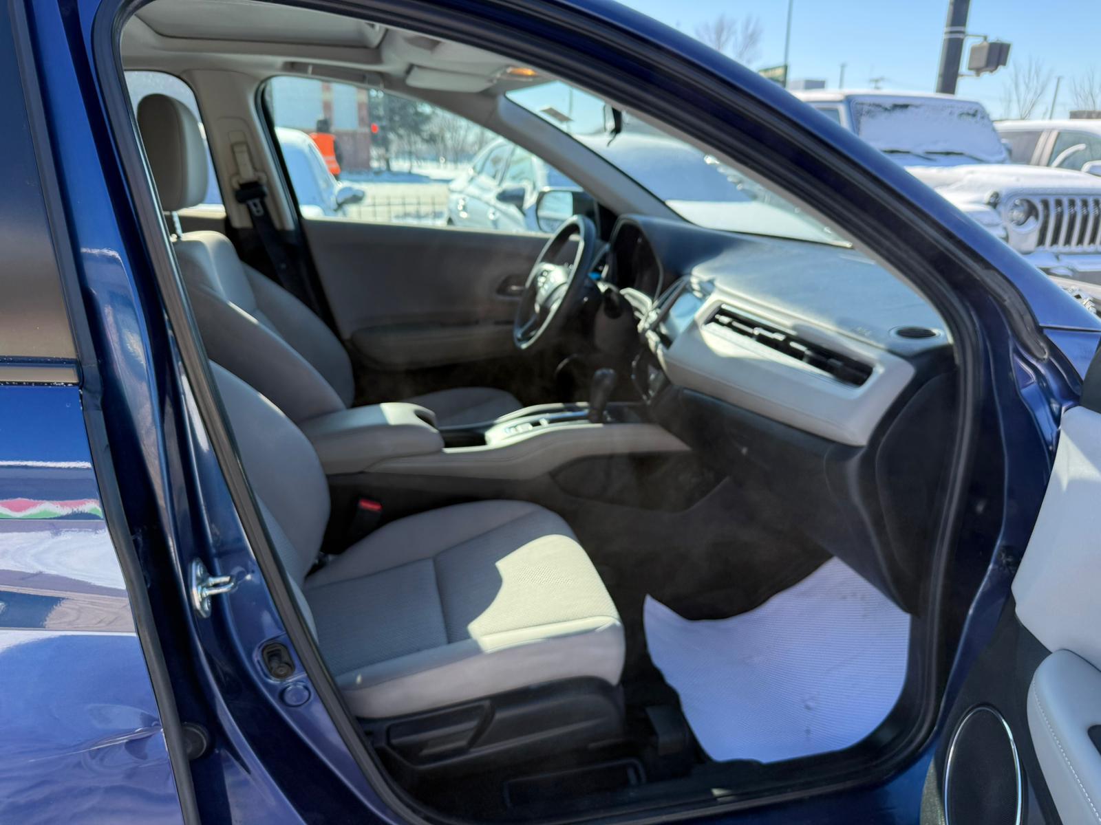 2017 Honda HR-V — view 9