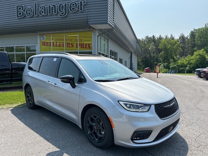 Silver 2024 Chrysler Pacifica Hybrid S Appearance FWD Minivan Front-Wheel Drive 8-Speed Automatic