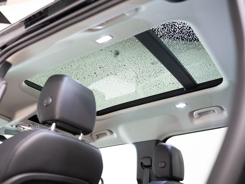 2023 Land Rover Defender 110 SE, Toronto, Cash