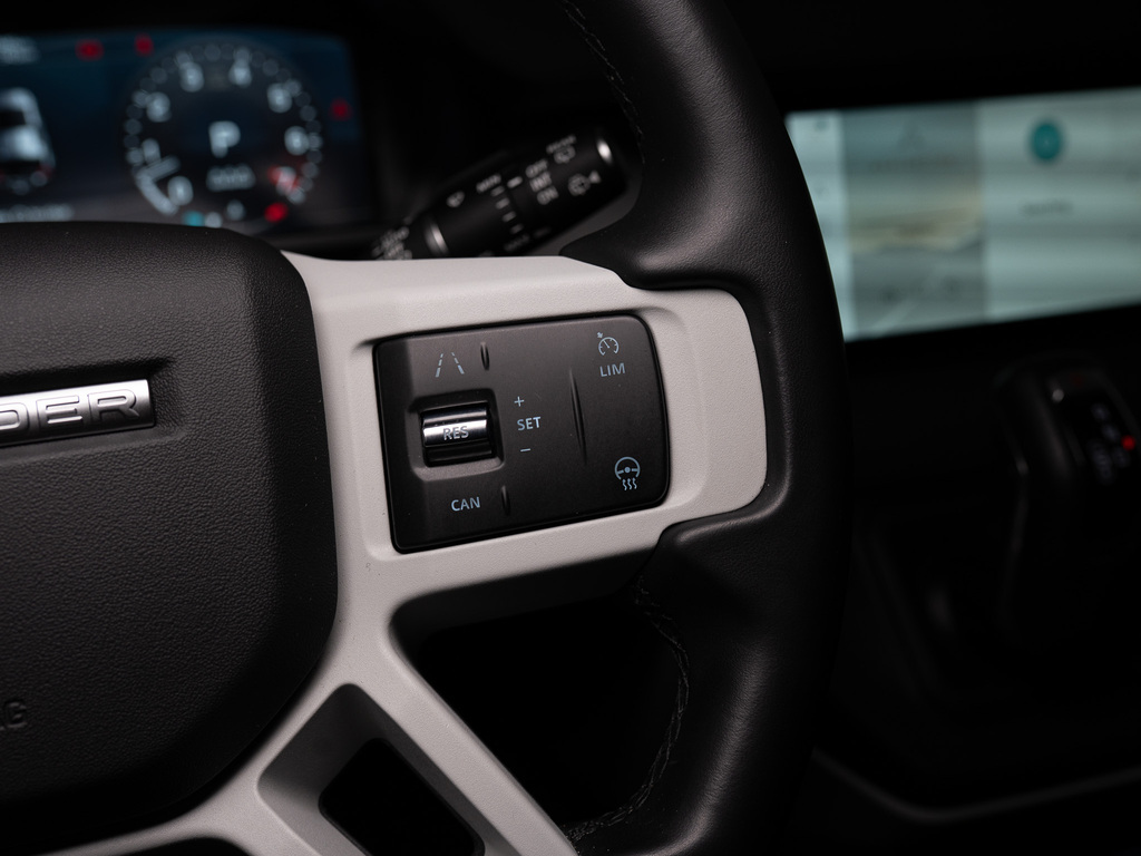 2023 Land Rover Defender 110 SE, Toronto, Cash